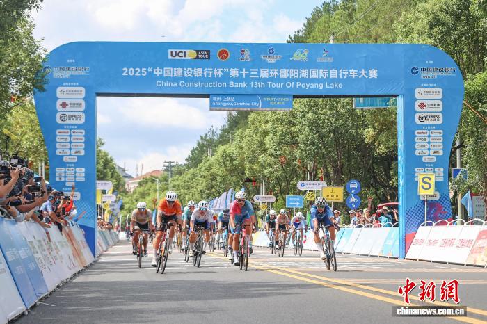 里库诺夫两夺环鄱赛总冠军 赛道冲刺点燃赣南激