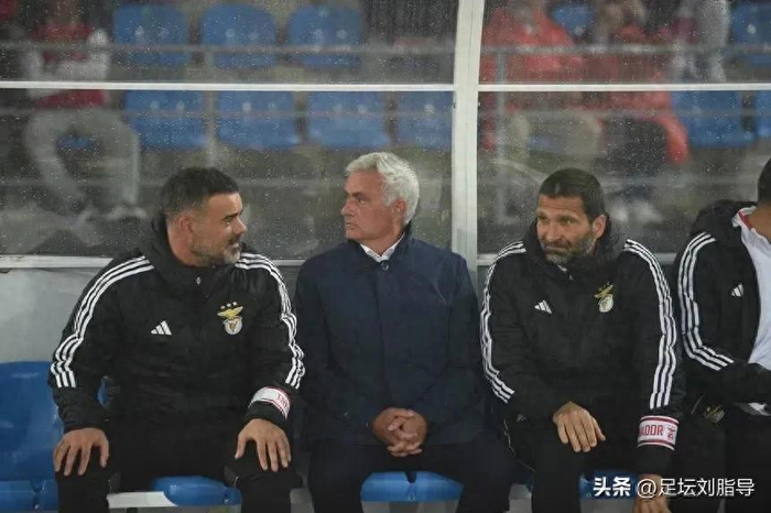 穆里尼奥执教本菲卡陷入信任危机 球迷质疑主帅