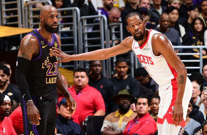 詹杜时隔8年季后赛再相遇 詹姆斯单核带队两连胜