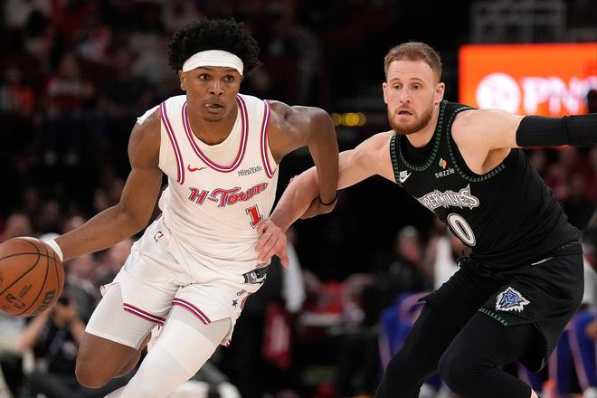 阿门41分创队史纪录火箭8连胜终结主帅用人遭质